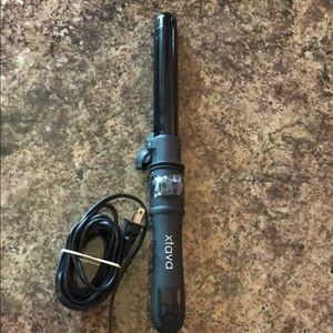 Xtava twisting curling iron